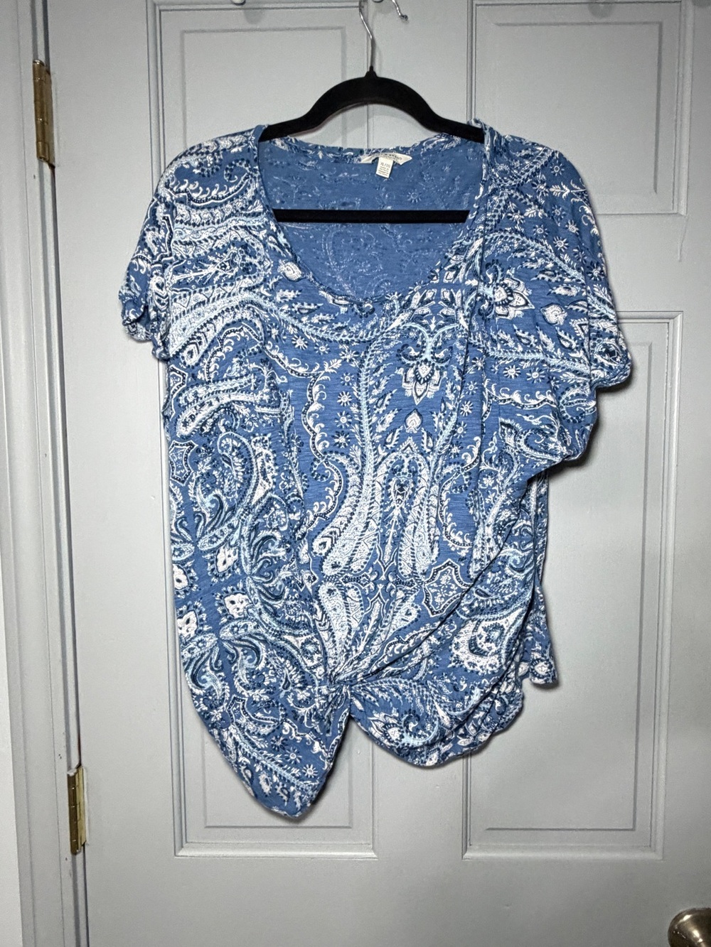 Lucky Brand Blue and White Paisley Knot-Front Short Sleeve Tee